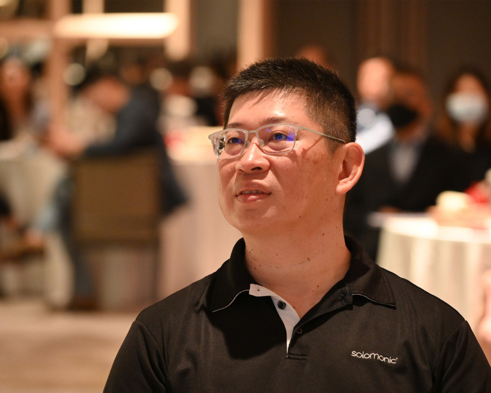 Lester Neo